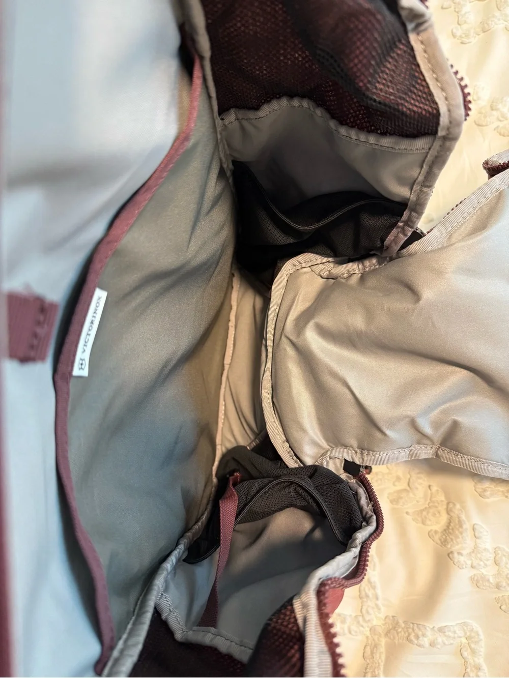 Victorinox (Swiss Army) Altmont Active Deluxe Rolltop Laptop Backpack Burgundy